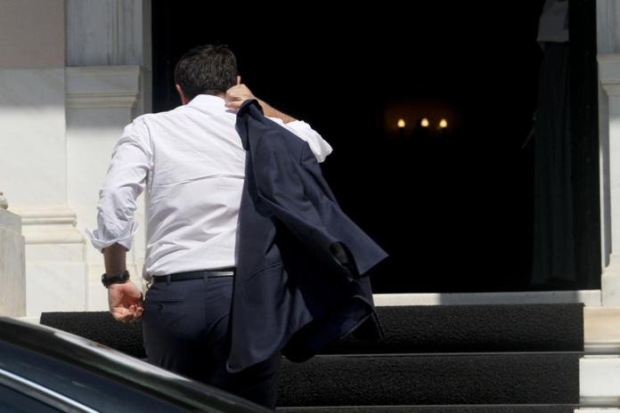 Σύσκεψη στο Μαξίμου ανάμεσα στον Τσίπρα και πέντε υπουργούς [εικόνες] | iefimerida.gr 4