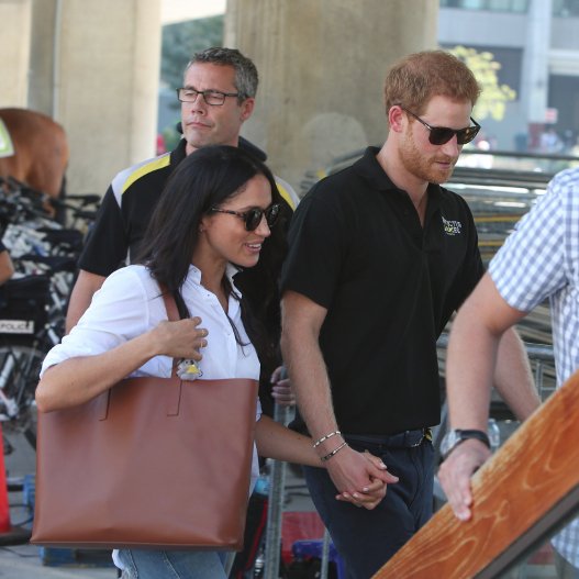 Τις επόμενες ώρες ανακοινώνεται ο αρραβώνας του πρίγκιπα Χάρι με τη Μέγκαν Μαρκλ -Το παλάτι ζήτησε από το BBC να είναι προετοιμασμένο [εικόνες] | iefimerida.gr 1