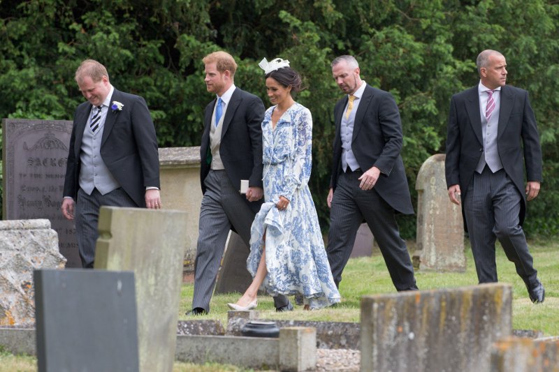 Η Μέγκαν Μαρκλ φόρεσε για δεύτερη φορά τα παπούτσια του γάμου της [εικόνες] | iefimerida.gr 1