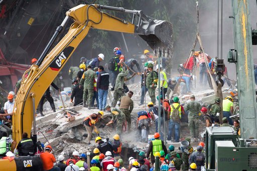 Τα 7,1 Ρίχτερ έθαψαν δεκάδες παιδιά σε σχολείο του Μεξικού -21 νεκρά, σκάβουν για να βρουν 30 παγιδευμένα [εικόνες & βίντεο] | iefimerida.gr 4