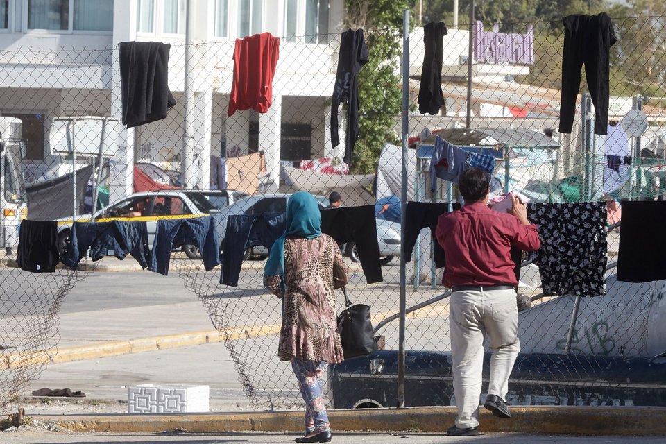 Επίσκεψη Μητσοτάκη στον καταυλισμό του Ελληνικού- Ζητά άμεσα την εκκένωσή του [εικόνες] | iefimerida.gr 4