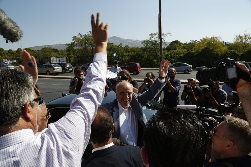 Οι αρχηγοί στις κάλπες, όλα τα παραλειπόμενα -Η Φώφη με τα παιδάκια της στο παραβάν, οι ρακές του Καμμένου, το... χαμένο ψηφοδέλτιο του Ποταμιού [εικόνες] | iefimerida.gr 9