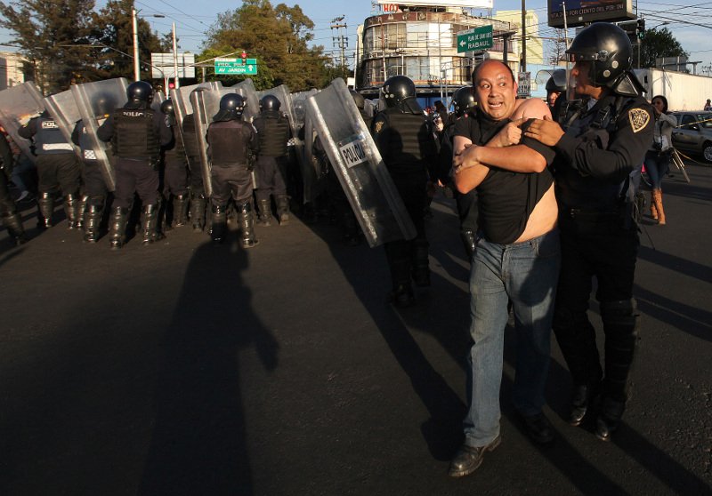Αγρια επεισόδια στο Μεξικό από την αύξηση στην τιμή της βενζίνης [εικόνες] | iefimerida.gr 3