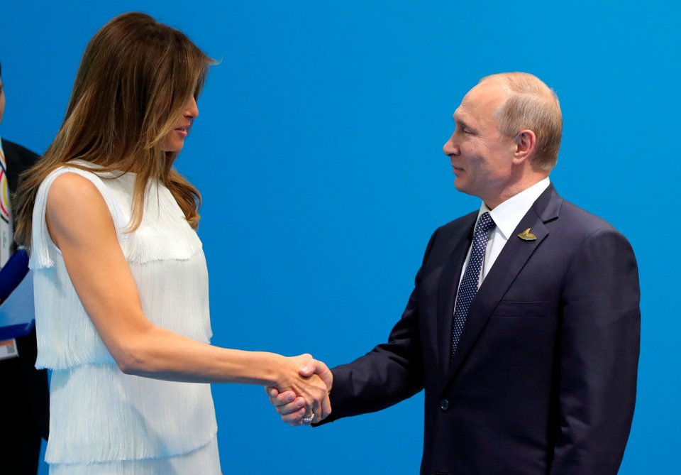 Eστειλαν τη Μελάνια για να πει σε Πούτιν και Τραμπ να... τελειώνουν –Αλλά δεν τα κατάφερε [εικόνες] | iefimerida.gr 0