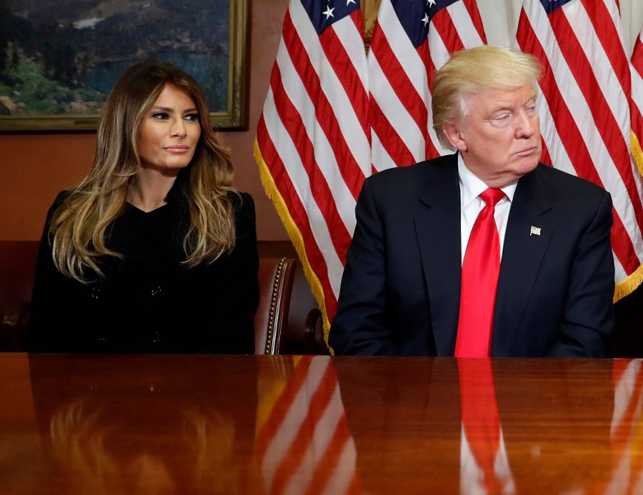 Η Μελάνια στον Λευκό Οίκο -Προτίμησε total black look, τι είπε με την Μισέλ Ομπάμα [εικόνες & βίντεο] | iefimerida.gr 2