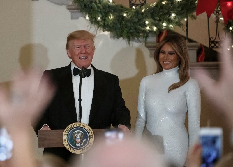 Η σέξι Μελάνια Τραμπ φόρεσε το φόρεμα που ελάχιστες θα τολμούσαν να φορέσουν -Και κόλασε [εικόνες] | iefimerida.gr 2