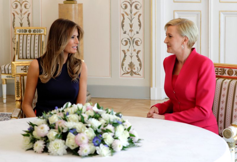 Οι Τραμπ σε νέα επιχείρηση γοητείας της Ευρώπης -Στιλ, ακριβά ρούχα [εικόνες] | iefimerida.gr 6