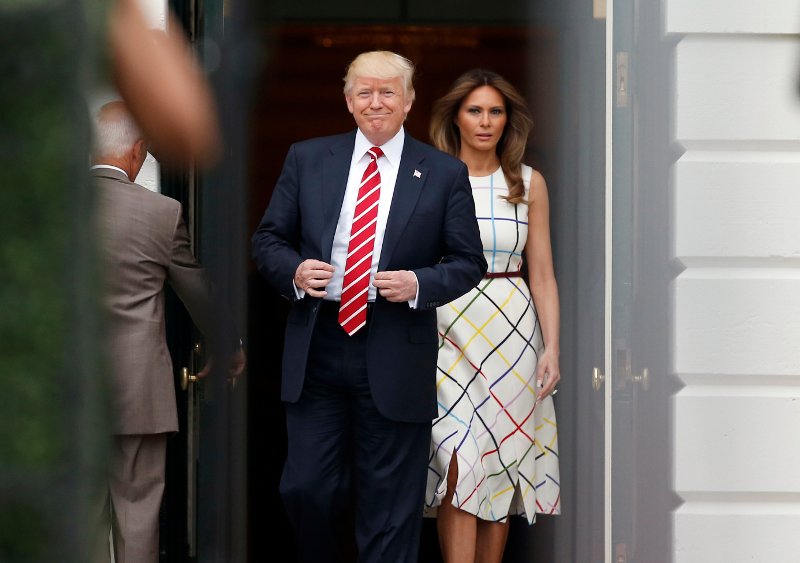 Η Μελάνια Τραμπ στον Λευκό Οίκο με φόρεμα Ελληνίδας σχεδιάστριας [εικόνες] | iefimerida.gr 2