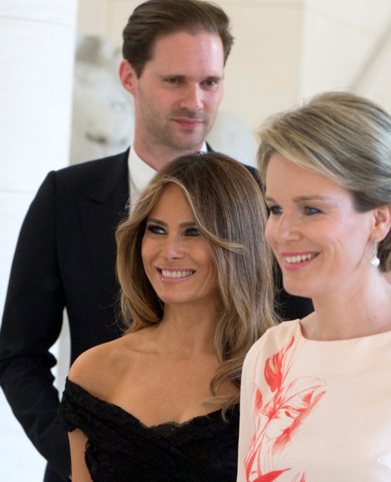 Στιλιστική αναμέτρηση στις Βρυξέλλες: Η Μελάνια Τραμπ «έσβησε» την Μπριζίτ Τρονιέ -Η σικ Αμερικανίδα και το μίνι της Γαλλίδας [εικόνες] | iefimerida.gr 11