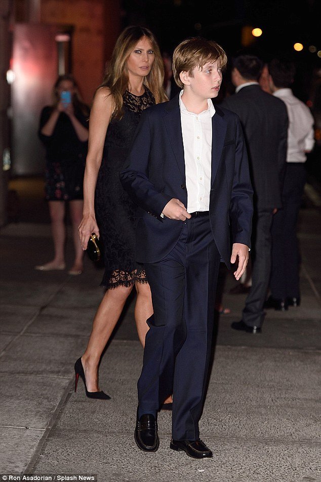 100.000 νεοϋορκέζοι ζητούν από την Μελάνια Τραμπ να εγκαταλείψει την πόλη τους [εικόνες] | iefimerida.gr 1