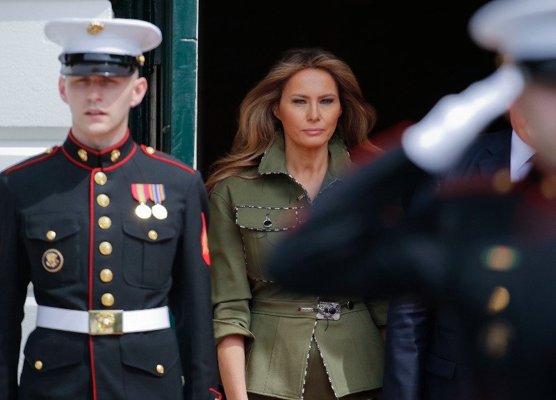 «Φωτιά» στα κόκκινα η Πρώτη Κυρία της Αργεντινής -Ο Τραμπ δεν έπαιρνε τα χέρια του από τη μέση της [εικόνες] | iefimerida.gr 7