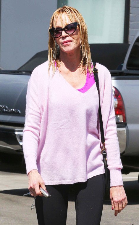 Μαύρο χάλι η Μέλανι Γκρίφιθ μετά το χωρισμό [εικόνα] | iefimerida.gr 0