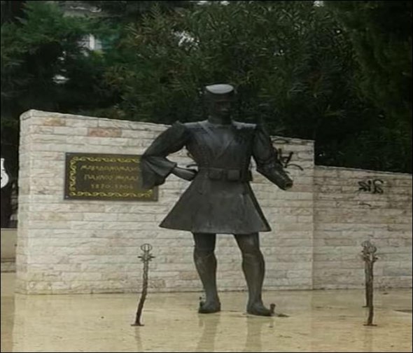 Έκλεψαν το όπλο από τον ανδριάντα του Παύλου Μελά στο Κορδελιό [εικόνα] | iefimerida.gr 0