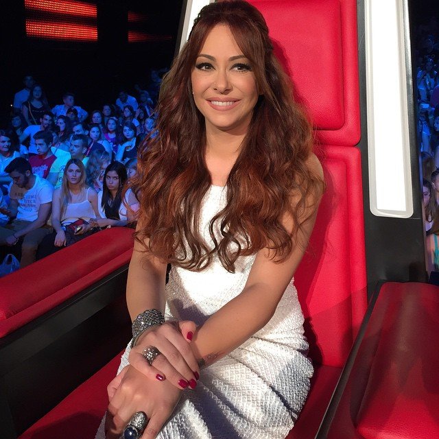 Τα μοναδικά φορέματα Βανδή και Ασλανίδου [εικόνες] | iefimerida.gr 3