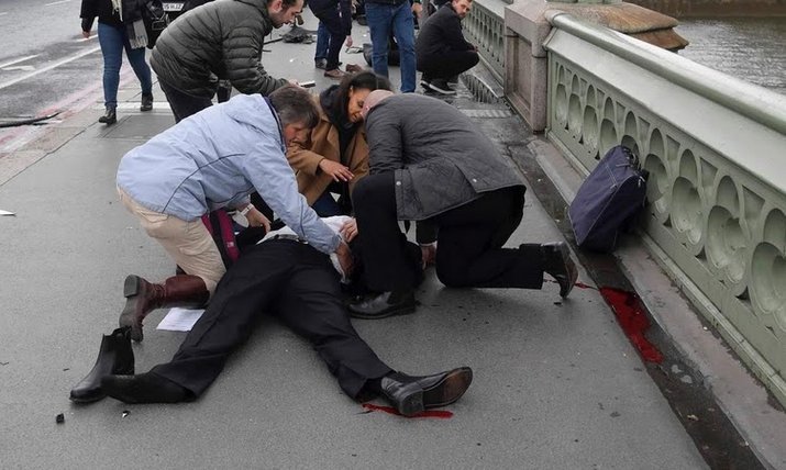 Συγκλονίζει η περιγραφή του φωτογράφου του Reuters που τράβηξε τις πρώτες εικόνες μετά το μακελειό [εικόνες] | iefimerida.gr 1