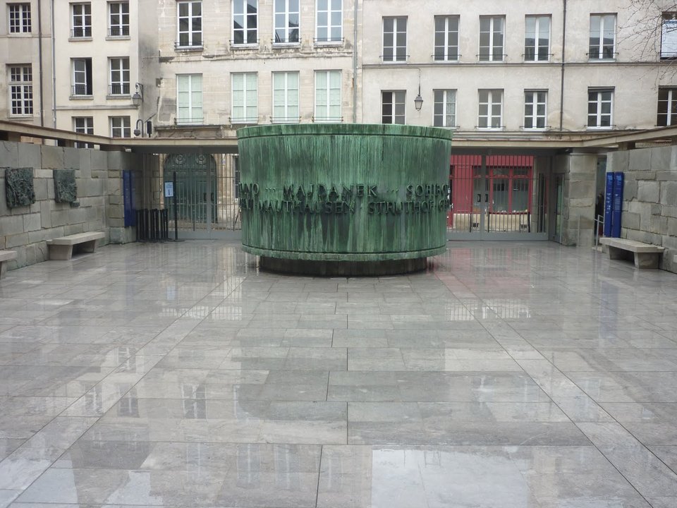 Οποιοι αμφισβητούν το Ολοκαύτωμα των Εβραίων θα καταδικάζονται σε σεμινάριο στο Μουσείο Memorial [εικόνες] | iefimerida.gr 7