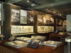 Οποιοι αμφισβητούν το Ολοκαύτωμα των Εβραίων θα καταδικάζονται σε σεμινάριο στο Μουσείο Memorial [εικόνες] | iefimerida.gr 1