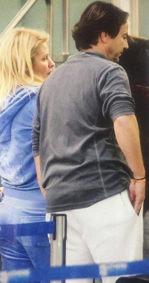 Η Ελένη Μενεγάκη με μαντίλα και γυαλιά ηλίου, νύχτα, αναχωρεί από το «Ελ. Βενιζέλος» για Μαλδίβες [εικόνες] | iefimerida.gr 2