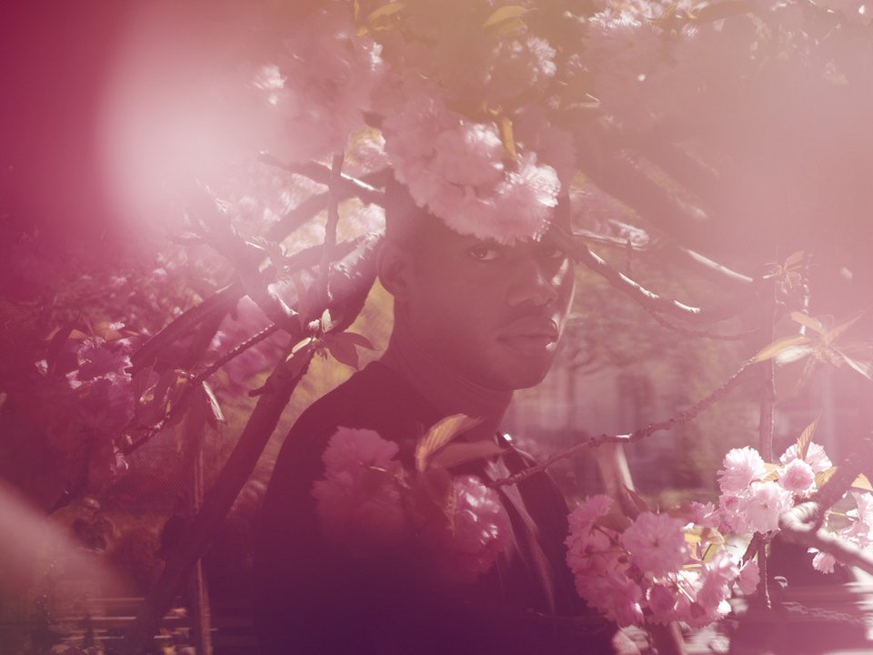 Ο φωτογράφος Nir Arieli εξερευνά την θηλυκότητα των ανδρών μέσα από 10 φωτογραφίες [εικόνες] | iefimerida.gr 9