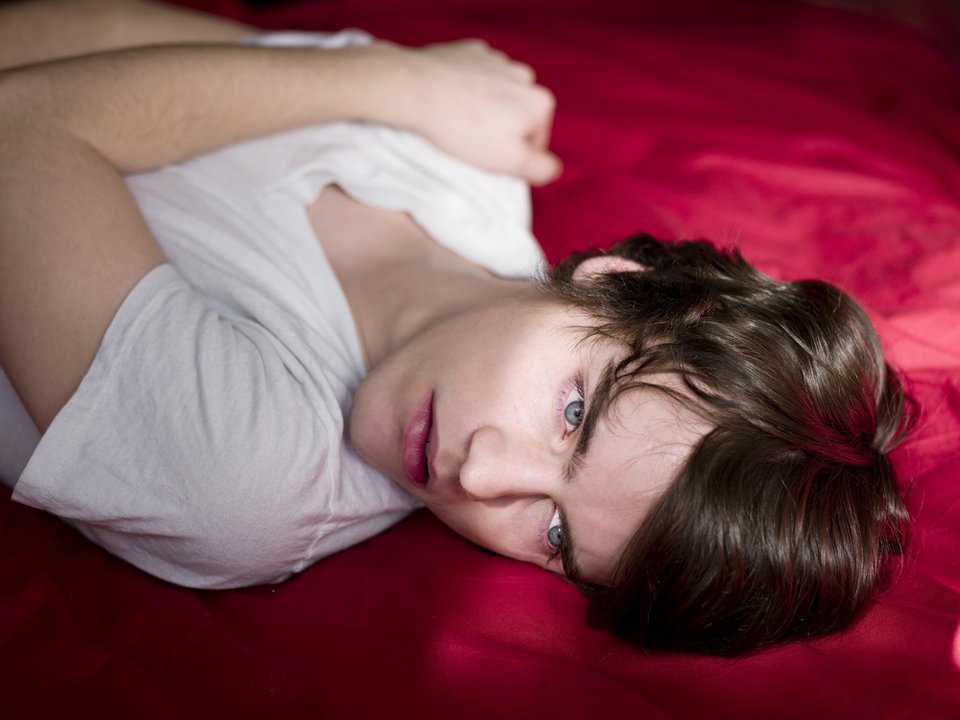 Ο φωτογράφος Nir Arieli εξερευνά την θηλυκότητα των ανδρών μέσα από 10 φωτογραφίες [εικόνες] | iefimerida.gr 6