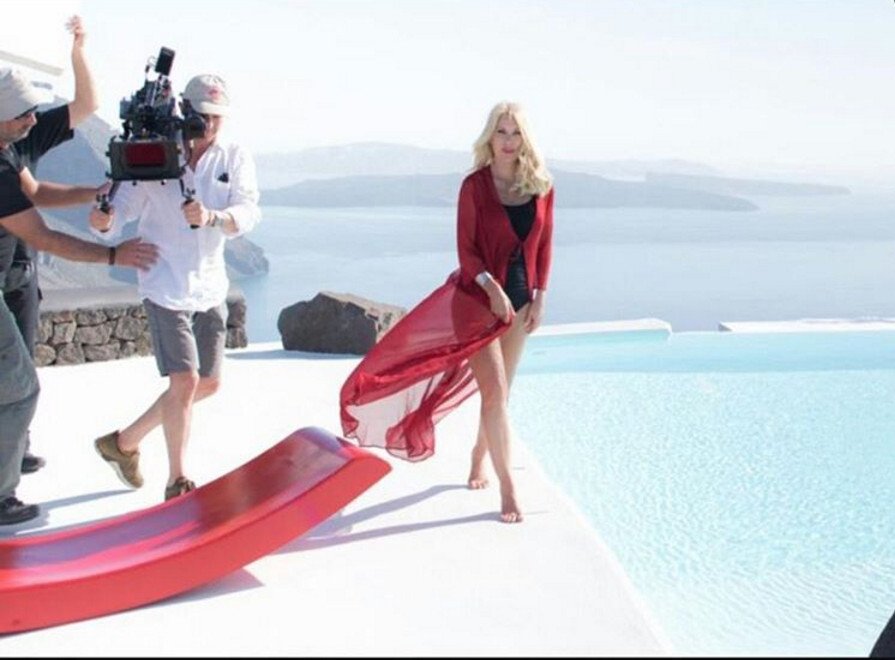 Πόσταραν στο Instagram φωτογραφία της Ελένης Μενεγάκη με μαγιό, χωρίς ρετούς [εικόνα] | iefimerida.gr 1