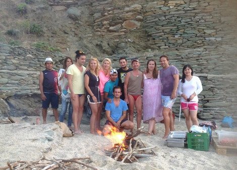 Η Ελένη Μενεγάκη αγκαλιά με τον Ματέο Παντζόπουλο εύχεται σε όλους καλό καλοκαίρι [εικόνες] | iefimerida.gr 0