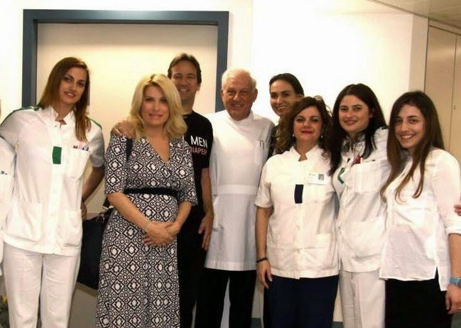 Νέες φωτογραφίες της ευτυχισμένης Ελένης Μενεγάκη μέσα από το μαιευτήριο [εικόνες] | iefimerida.gr 0