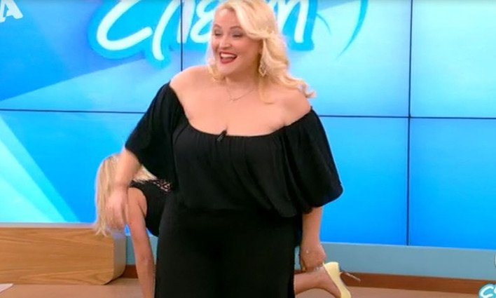 Η Ελένη Μενεγάκη έπεσε φαρδιά πλατιά στο πάτωμα [βίντεο] | iefimerida.gr 0