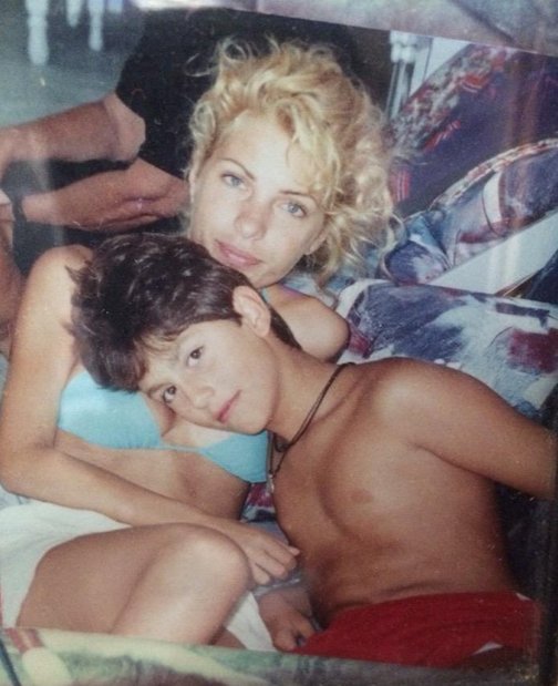 Η Μενεγάκη θυμήθηκε τα παλιά - Δύο φωτογραφίες από το μακρινό παρελθόν [εικόνες] | iefimerida.gr 1