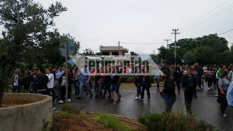 Επεισόδια στο Μενίδι -Πυρπόλησαν σπίτια Ρομά, πυροβολισμοί στον αέρα από τον καταυλισμό [εικόνες & βίντεο] | iefimerida.gr 8