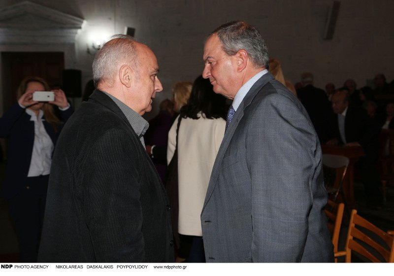 Ο Καραμανλής στην παρουσίαση της βιογραφίας του τραγουδιστή Μενιδιάτη -Τον κάλεσε η οικογένεια [εικόνες] | iefimerida.gr 6