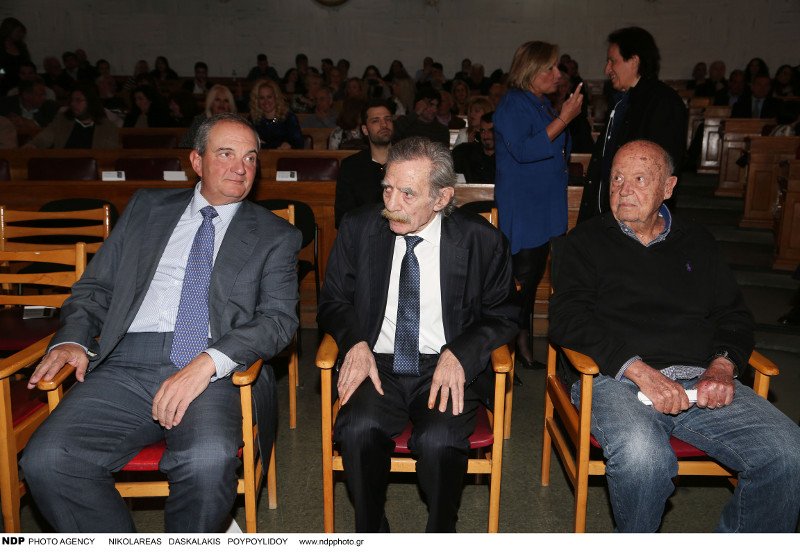 Ο Καραμανλής στην παρουσίαση της βιογραφίας του τραγουδιστή Μενιδιάτη -Τον κάλεσε η οικογένεια [εικόνες] | iefimerida.gr 0