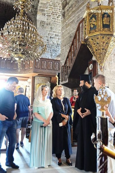 Στην Κύπρο, υπό άκρα μυστικότητα, η σύζυγος του Μενβέντεφ [εικόνες] | iefimerida.gr 0