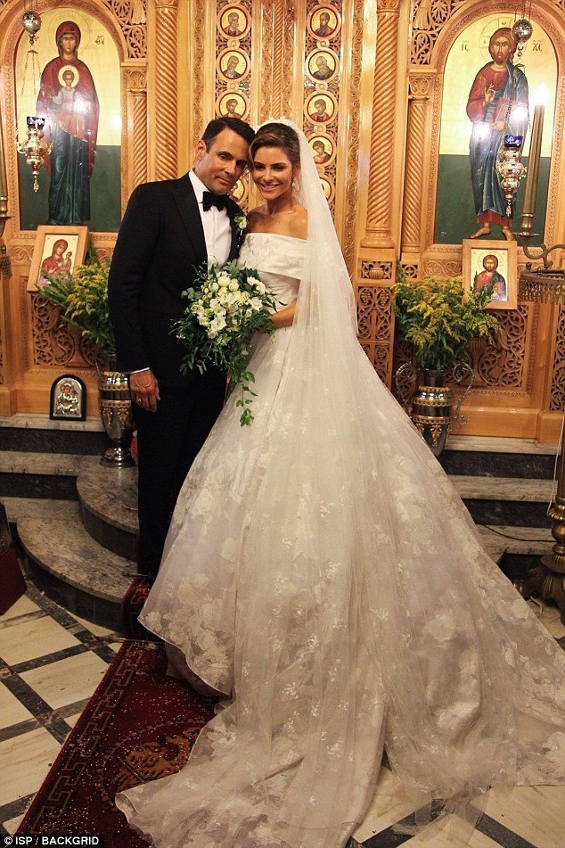 Νέες φωτό από τους γάμους Μενούνος-Οικονομάκου -Οι λεπτομέρειες στα νυφικά που δεν είδε κανείς [εικόνες] | iefimerida.gr 8