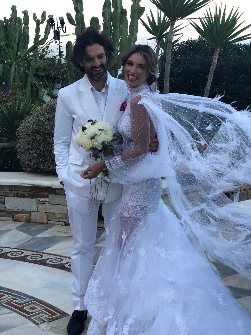 Νέες φωτό από τους γάμους Μενούνος-Οικονομάκου -Οι λεπτομέρειες στα νυφικά που δεν είδε κανείς [εικόνες] | iefimerida.gr 1