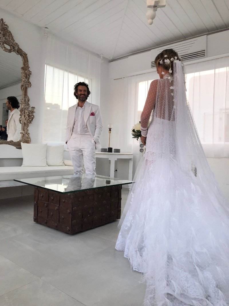 Νέες φωτό από τους γάμους Μενούνος-Οικονομάκου -Οι λεπτομέρειες στα νυφικά που δεν είδε κανείς [εικόνες] | iefimerida.gr 7