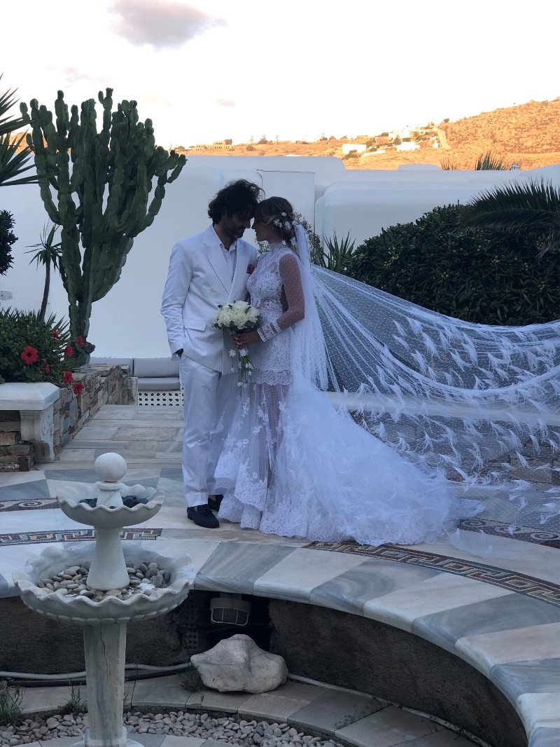 Νέες φωτό από τους γάμους Μενούνος-Οικονομάκου -Οι λεπτομέρειες στα νυφικά που δεν είδε κανείς [εικόνες] | iefimerida.gr 5