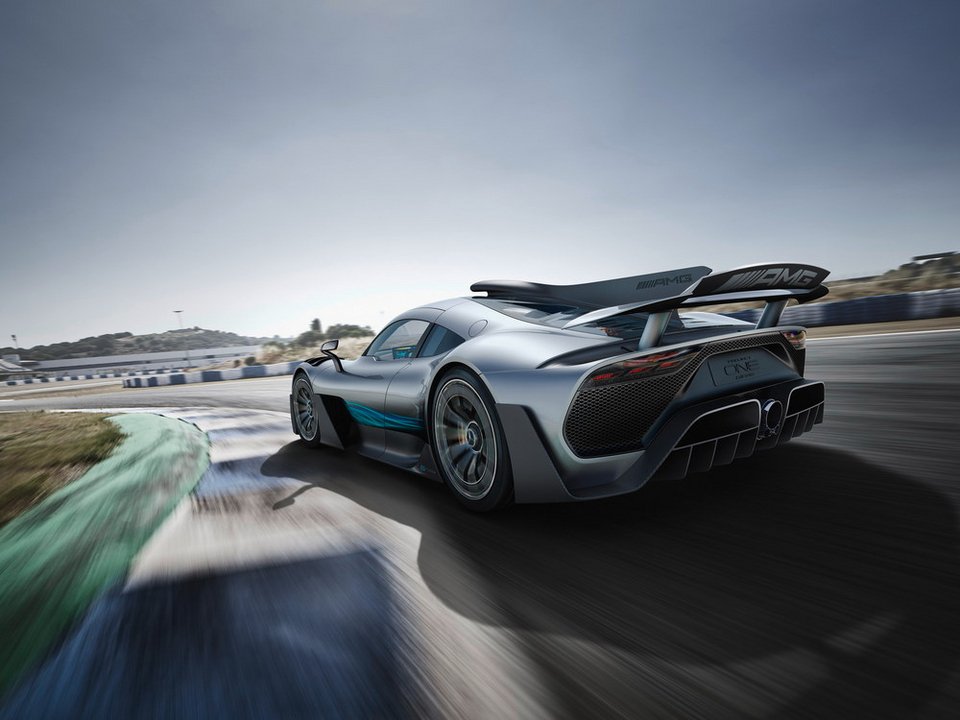 To Mercedes-AMG Project One έκλεψε την παράσταση στην έκθεση της Φρανκφούρτης [βίντεο] | iefimerida.gr 2