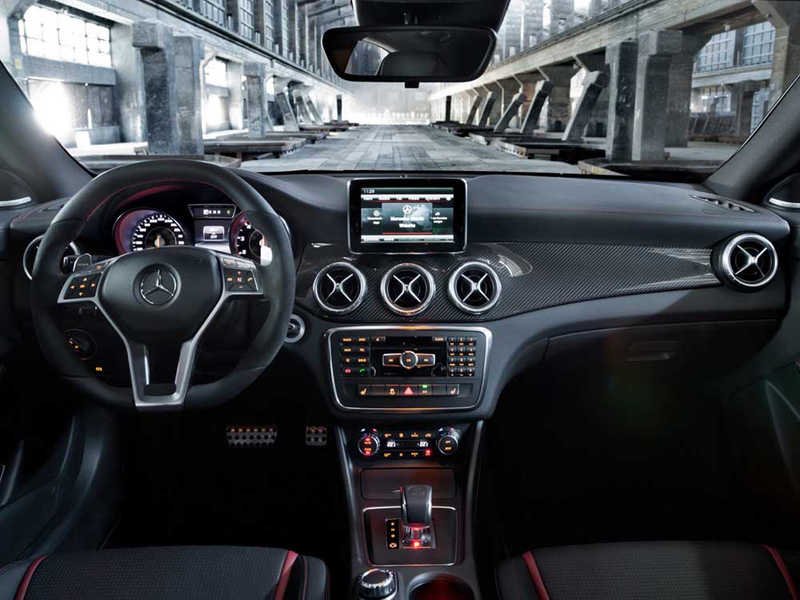 Mercedes CLA 45 AMG: Με 2.000 κυβικά, τετρακίνηση, 360 ίππους και κορυφαίες επιδόσεις | iefimerida.gr 4