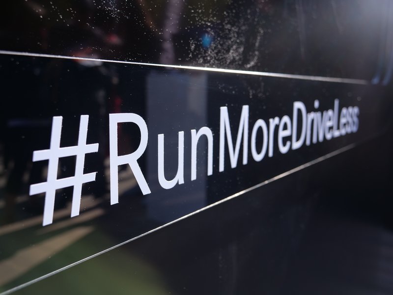 Χιλιάδες δρομείς άφησαν το αυτοκίνητο στο σπίτι και έτρεξαν στον 36ο Μαραθώνιο -Με την υποστήριξη της Mercedes-Benz [εικόνες] | iefimerida.gr 0