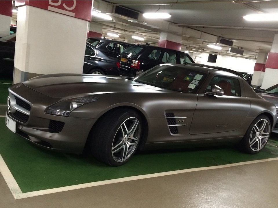 Το γκαράζ της χλιδής -Τα πανάκριβα αυτοκίνητα των στελεχών της Goldman Sachs στο Χονγκ Κονγκ [εικόνες] | iefimerida.gr 0