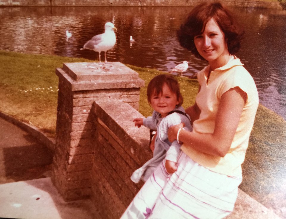 Ξόδεψε 50.000 ευρώ για να μοιάζει στην κόρη της [εικόνες] | iefimerida.gr 5