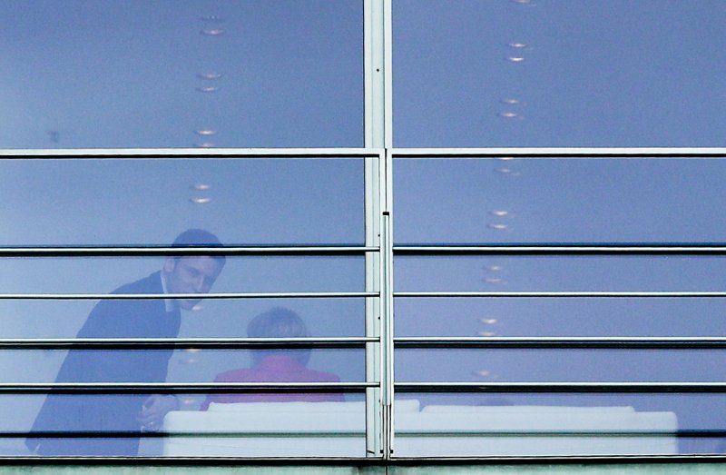 Τι σημαίνει για την Ευρώπη η νίκη Μακρόν -Πώς θα επηρεάσει την πορεία του ευρώ | iefimerida.gr 0