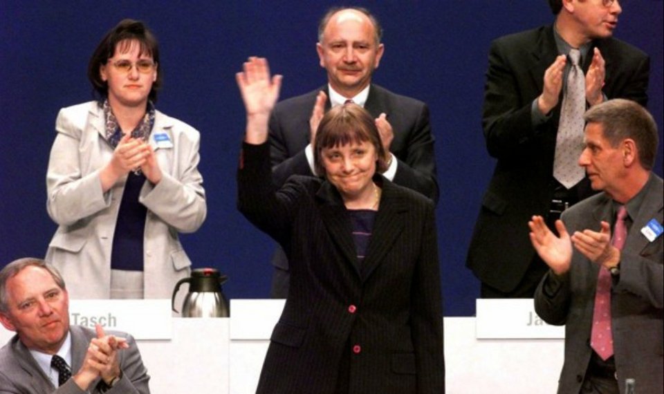 Ανγκελα Μέρκελ - Πώς ήταν 20 χρόνια πριν; [εικόνες] | iefimerida.gr 1