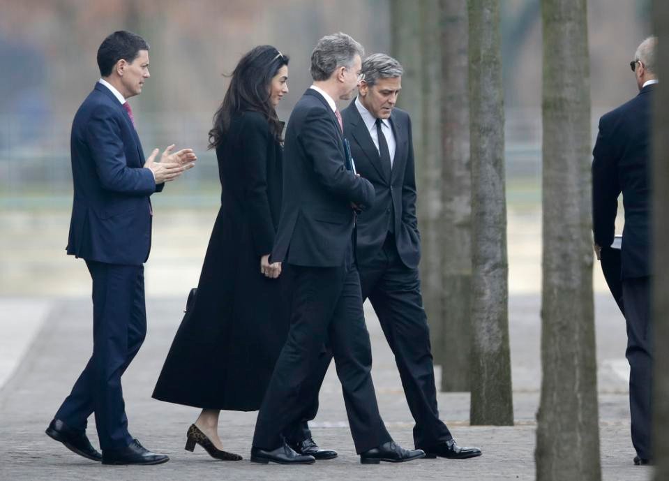 Οταν η Μέρκελ υποδέχτηκε τον Τζορτζ Κλούνεϊ και την Αμάλ στην Καγκελαρία [εικόνες] | iefimerida.gr 2