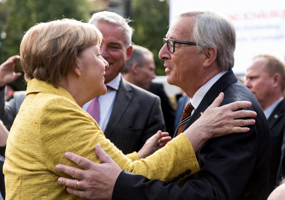 Γιούνκερ: Ο Σόιμπλε και εγώ είμαστε ένα ονειρεμένο ζευγάρι [εικόνα] | iefimerida.gr 0