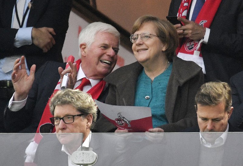 Η Μέρκελ πήγε γήπεδο -Οι αντιδράσεις της στις φάσεις [εικόνες] | iefimerida.gr 1