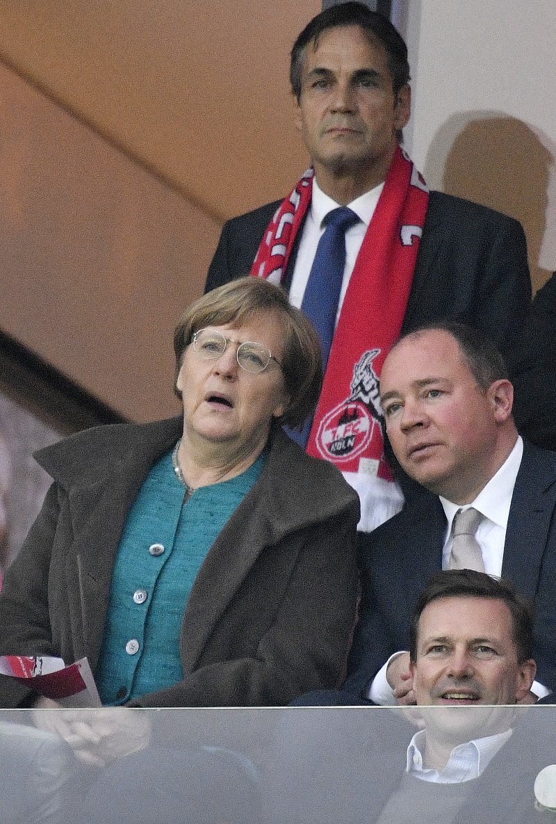 Η Μέρκελ πήγε γήπεδο -Οι αντιδράσεις της στις φάσεις [εικόνες] | iefimerida.gr 2