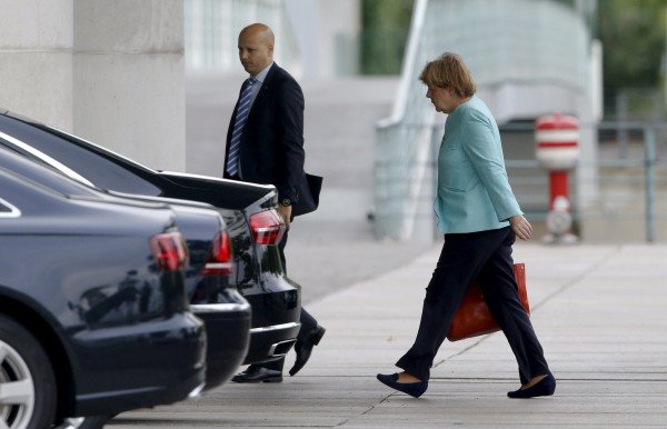 Η Ανγκελα Μέρκελ κουρασμένη και σκυφτή όσο ποτέ [εικόνες] | iefimerida.gr 3