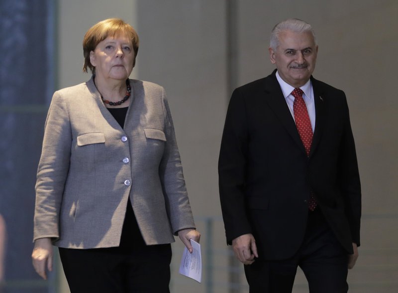 DW: Σε ψυχρό κλίμα η συνάντηση Μέρκελ-Γιλντιρίμ -Πώς στρίμωξε τον Τούρκο πρωθυπουργό η καγκελάριος | iefimerida.gr 1